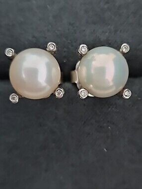 David Yurman Pearl and Diamond Accent Stud Earrings - White Pearl/ BNWOT